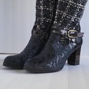 L'artiste Tweed Women's Boots 9.5